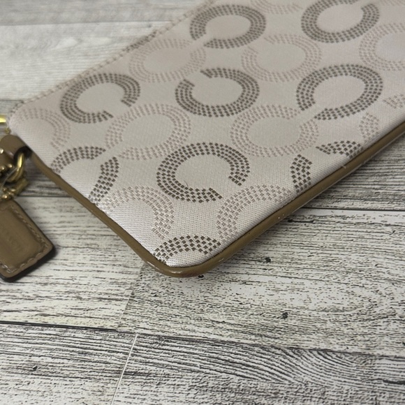 Coach Ash Dot Op Art Wristlet F49460 NWT - Picture 4 of 10